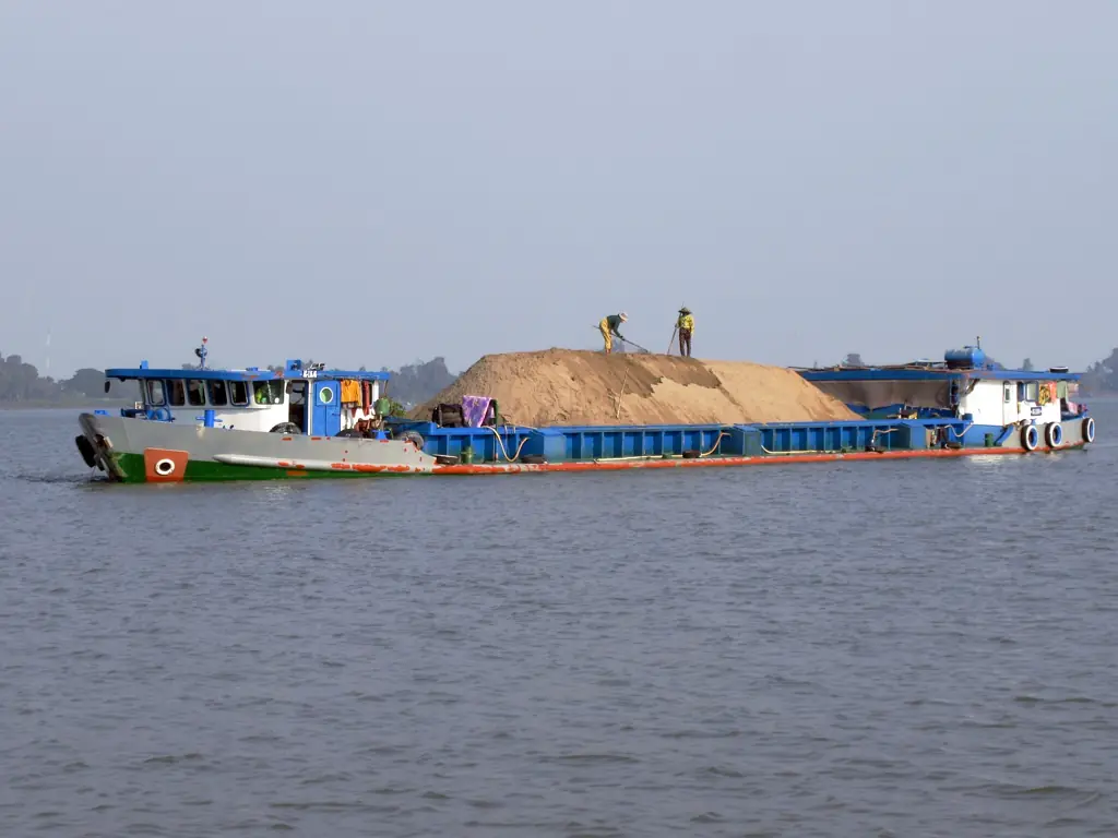 Sand Mining and the Reshaping of Vietnam’s Rivers